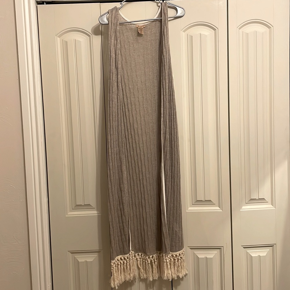 Wrangler no sleeve cardigan-light grey,fringe bottom